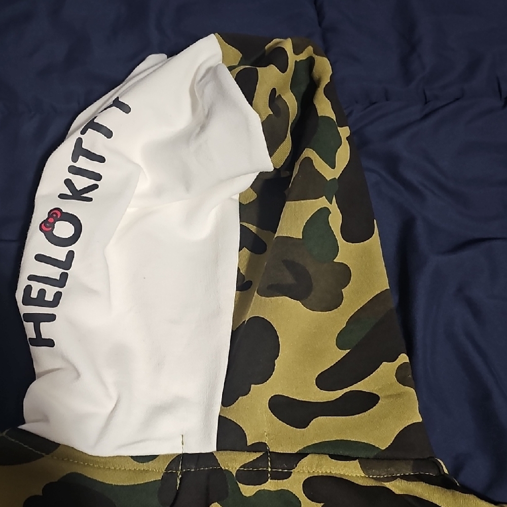 Bape  Green Camo Hoodie with Character Design - Picture 6 of 16